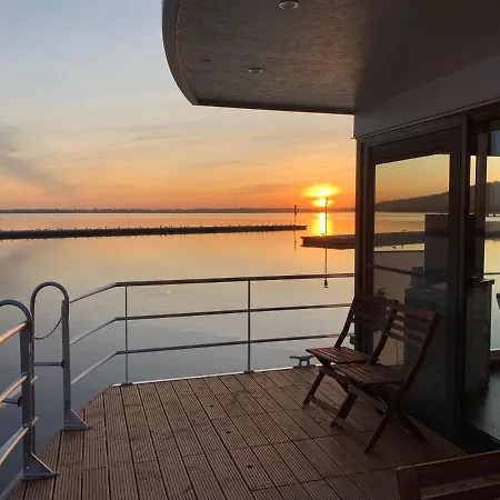 Hausboote Marina Braunsbedra Villa Exterior photo