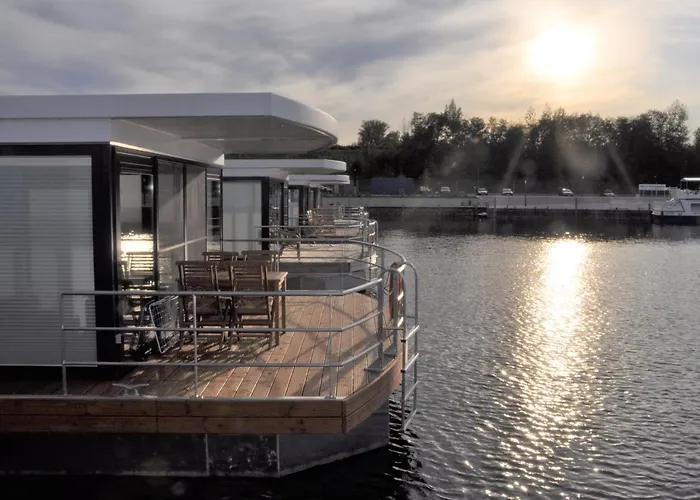 Hausboote Marina Braunsbedra