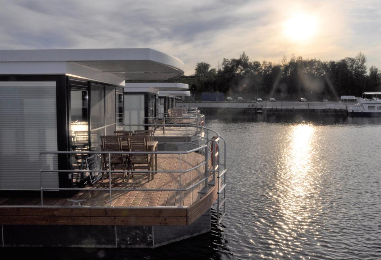 Holiday home Hausboote Marina