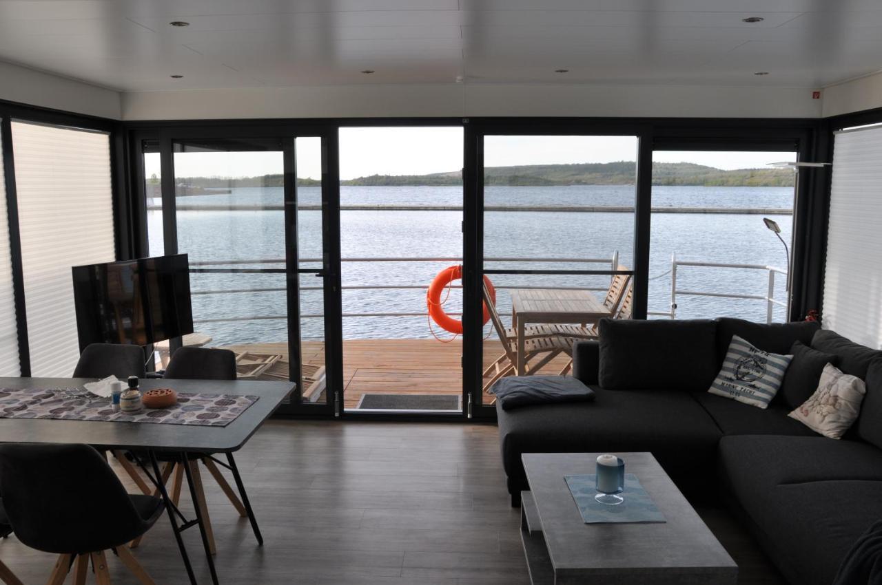 Hausboote Marina *
