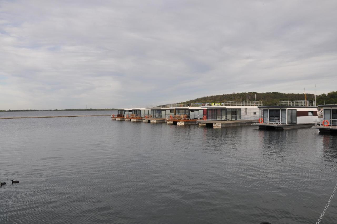 Hausboote Marina Braunsbedra