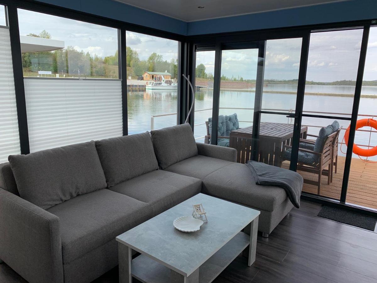 Hausboote Marina * Braunsbedra